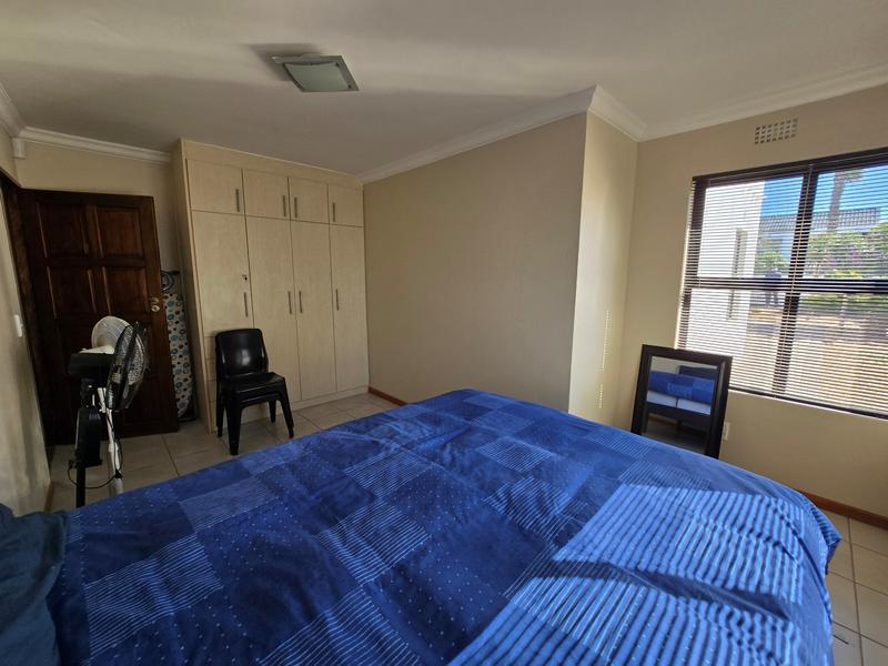 5 Bedroom Property for Sale in Golden Mile Western Cape